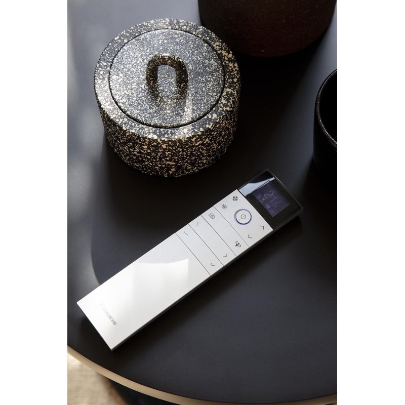 Внутрішній блок мультиспліт-системи Daikin Emura White FTXJ50AW