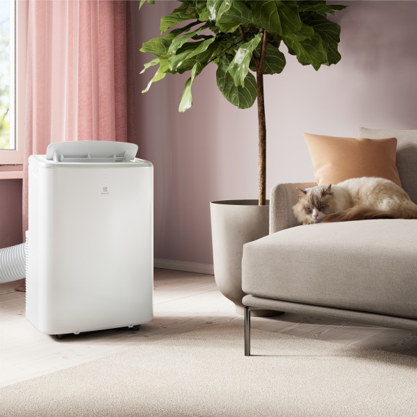 Мобільний кондиціонер Electrolux Comfort 600 EXP26U339HW